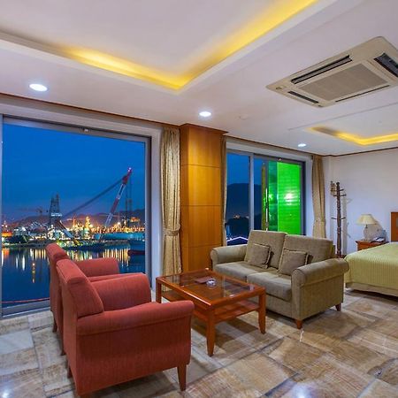 Geoje Island Hotel Экстерьер фото